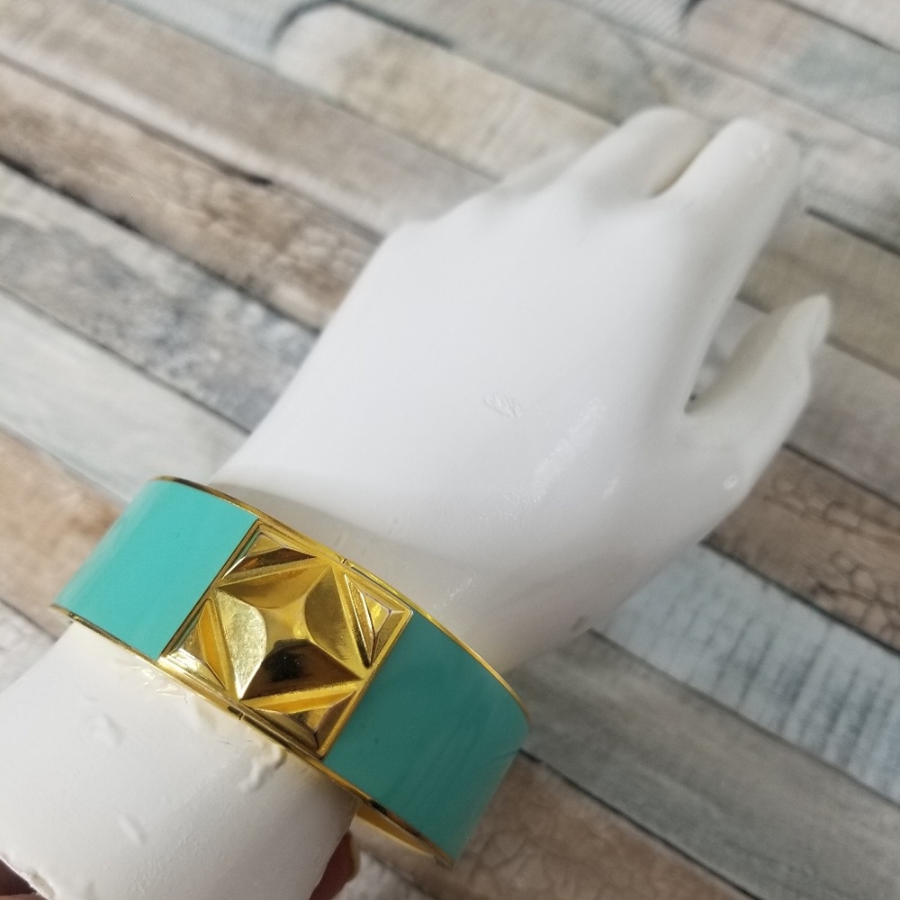 Vince Camuto bracelet